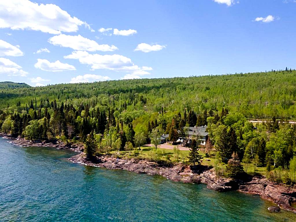 Thomsonite Inn on Lake Superior (Grand Marais)