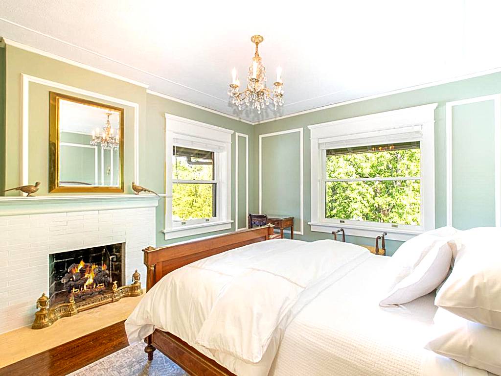 Martha's Bed and Breakfast (Lincoln)