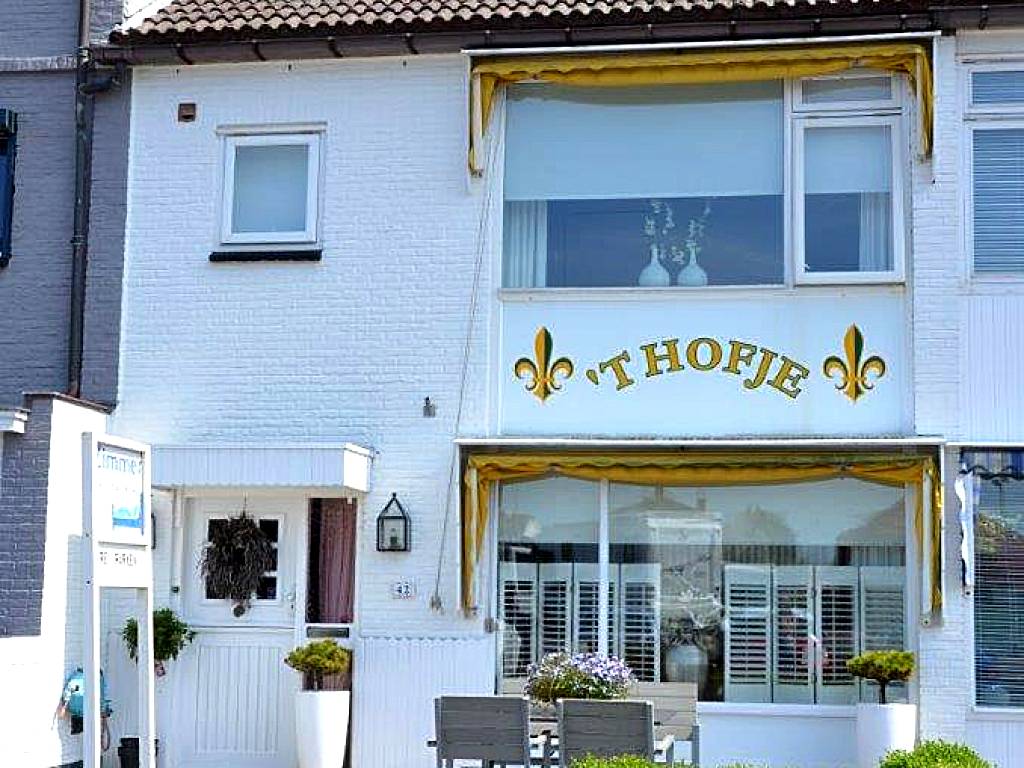 Pension 't hofje 350 meter van het strand