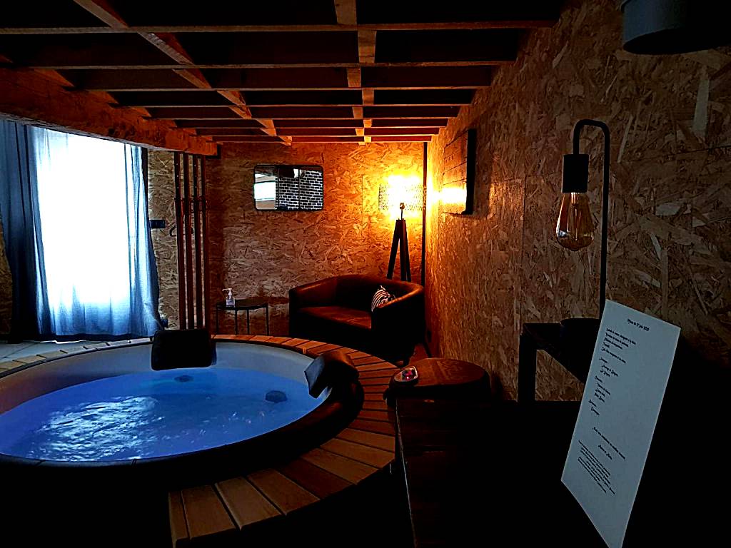 Au Soleil Vert - Chambre de charme avec spa et sauna privés (Zeggers-Cappel)