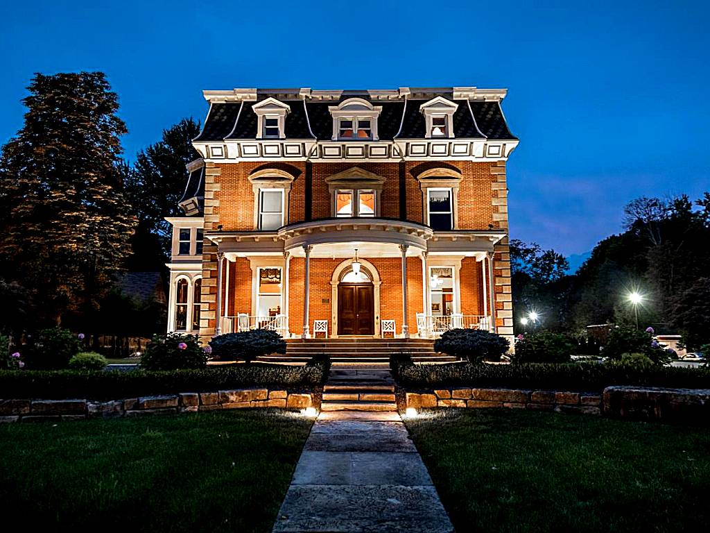 Steele Mansion Inn & Gathering Hub (Painesville)