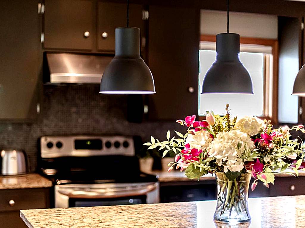 Small Batch Lodging (Granville)
