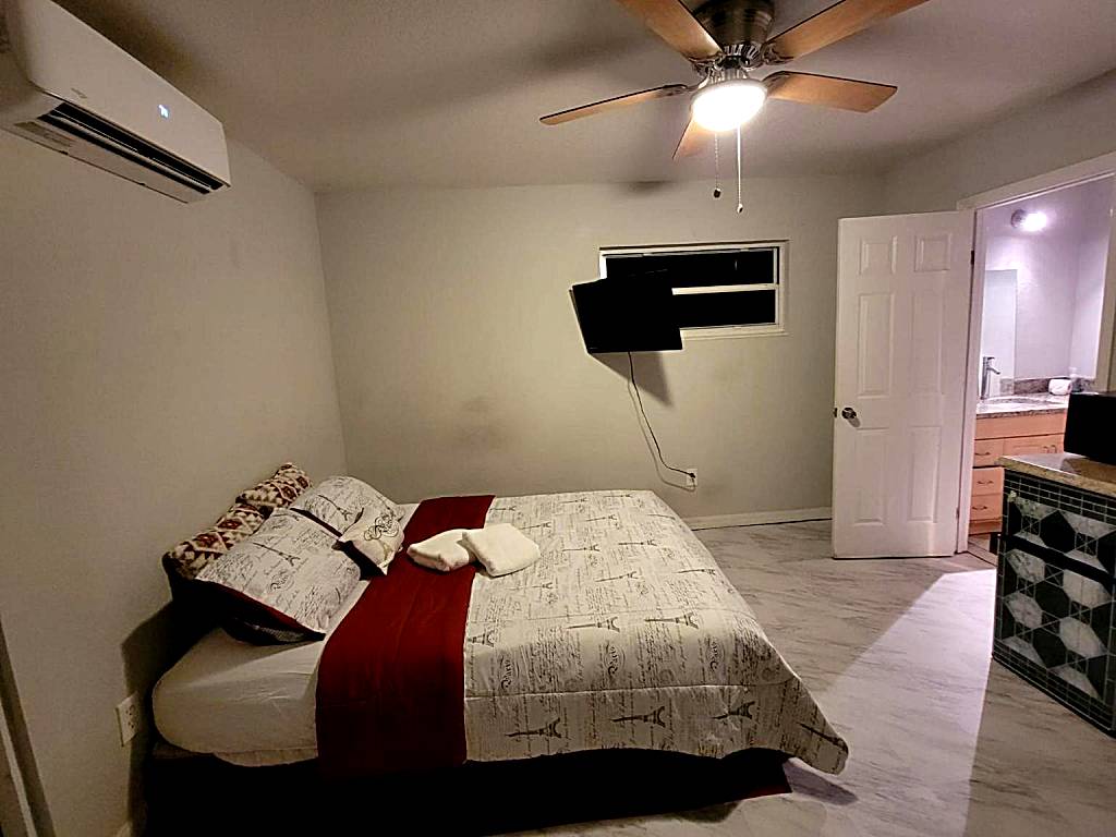LEFT side cozy studio for 2