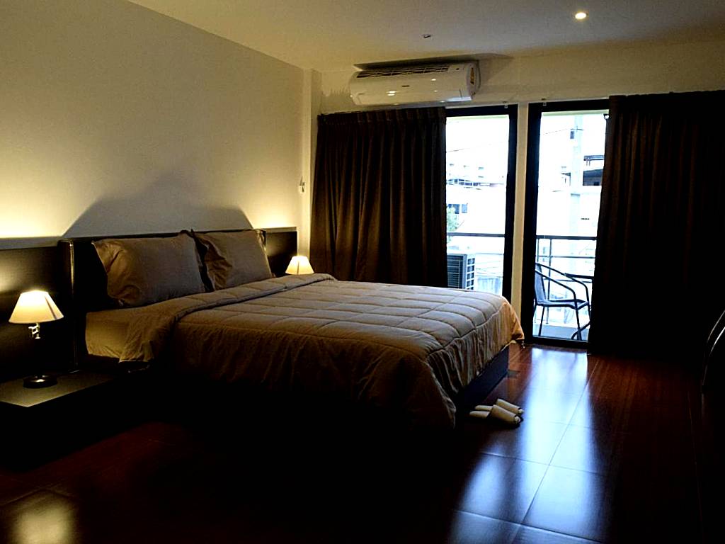 Hideaway Guest House And Bar
