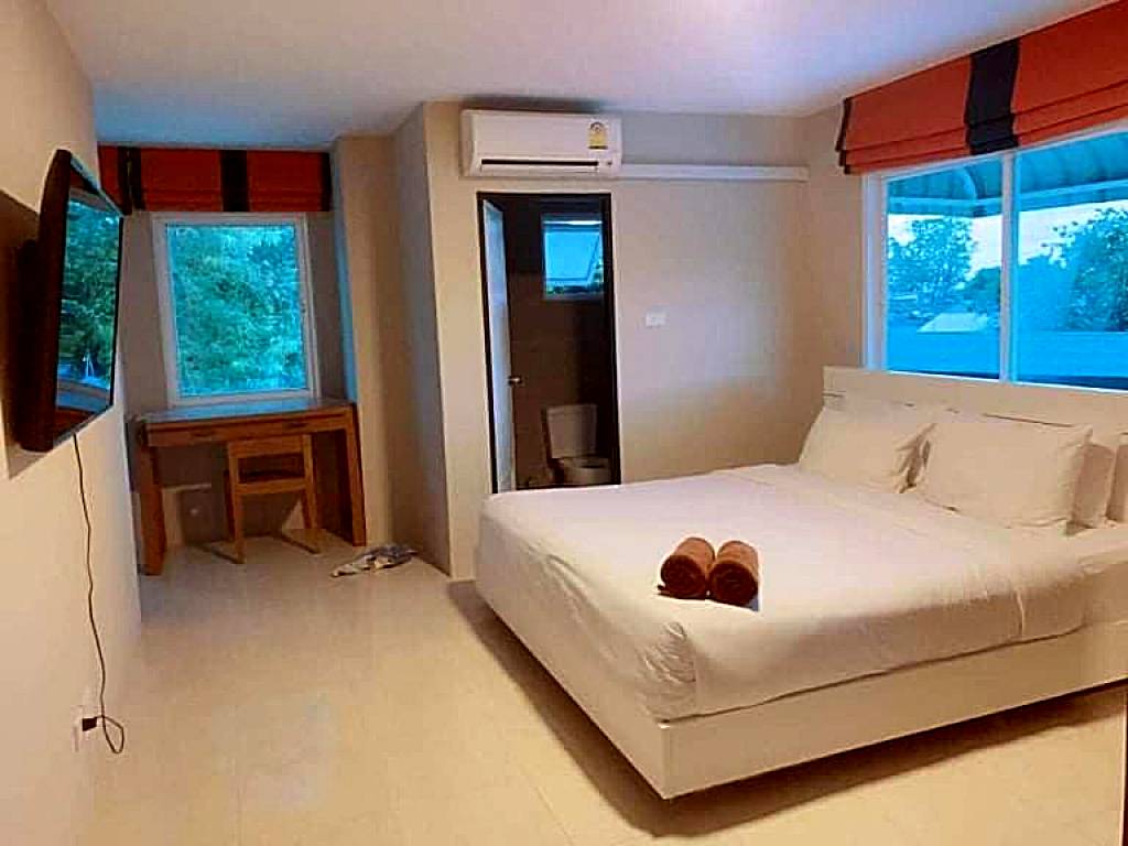 Breakers Hotel Rawai