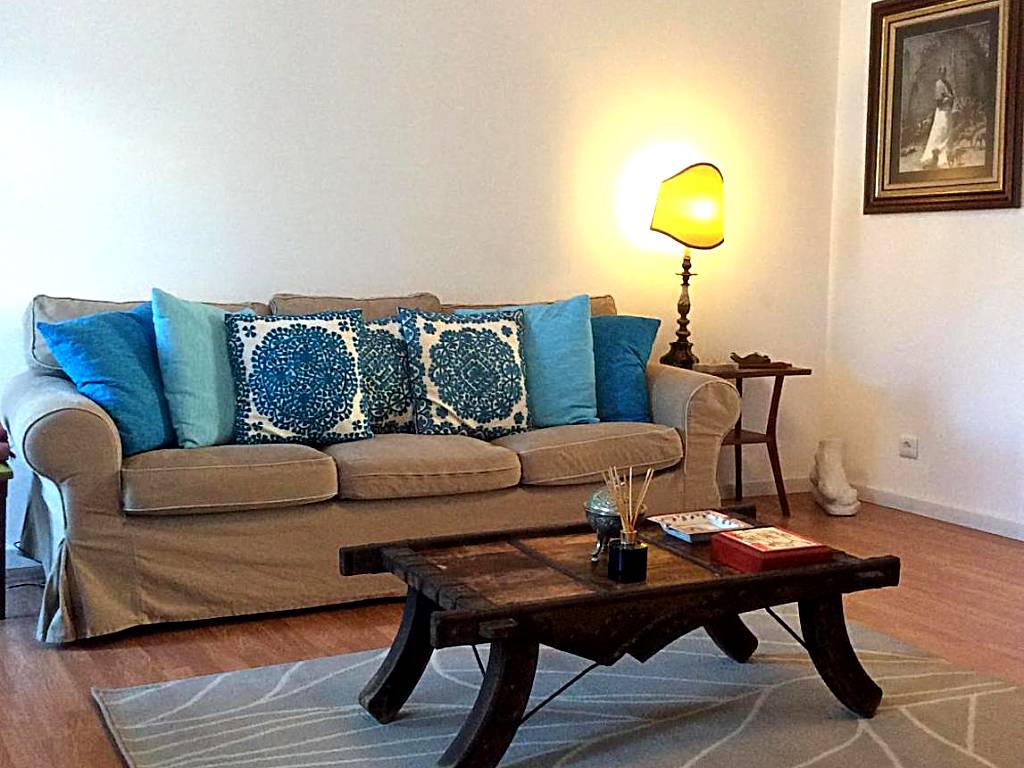 Marina Lounge Home