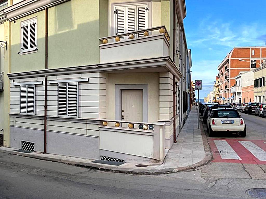 Rena Bianca House