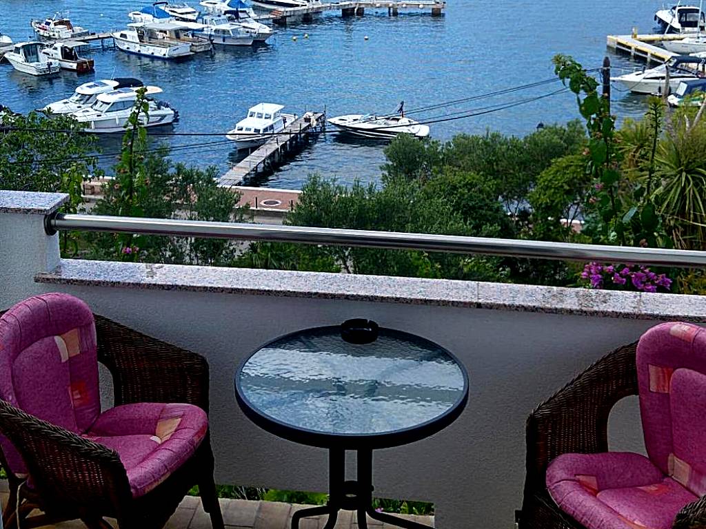 Paradise house 50m from sea