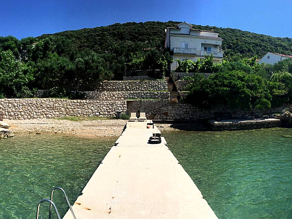 Apartments and rooms Krstina