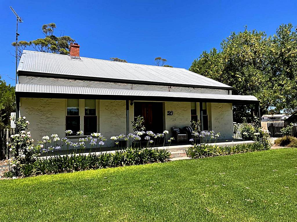 20 Hill Avenue Bed & Breakfast (Keith)