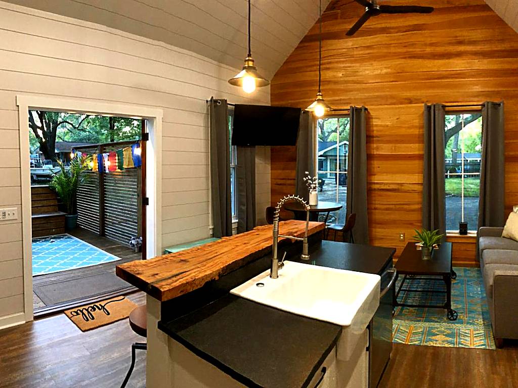 Cozy Island Cottage (Charleston)