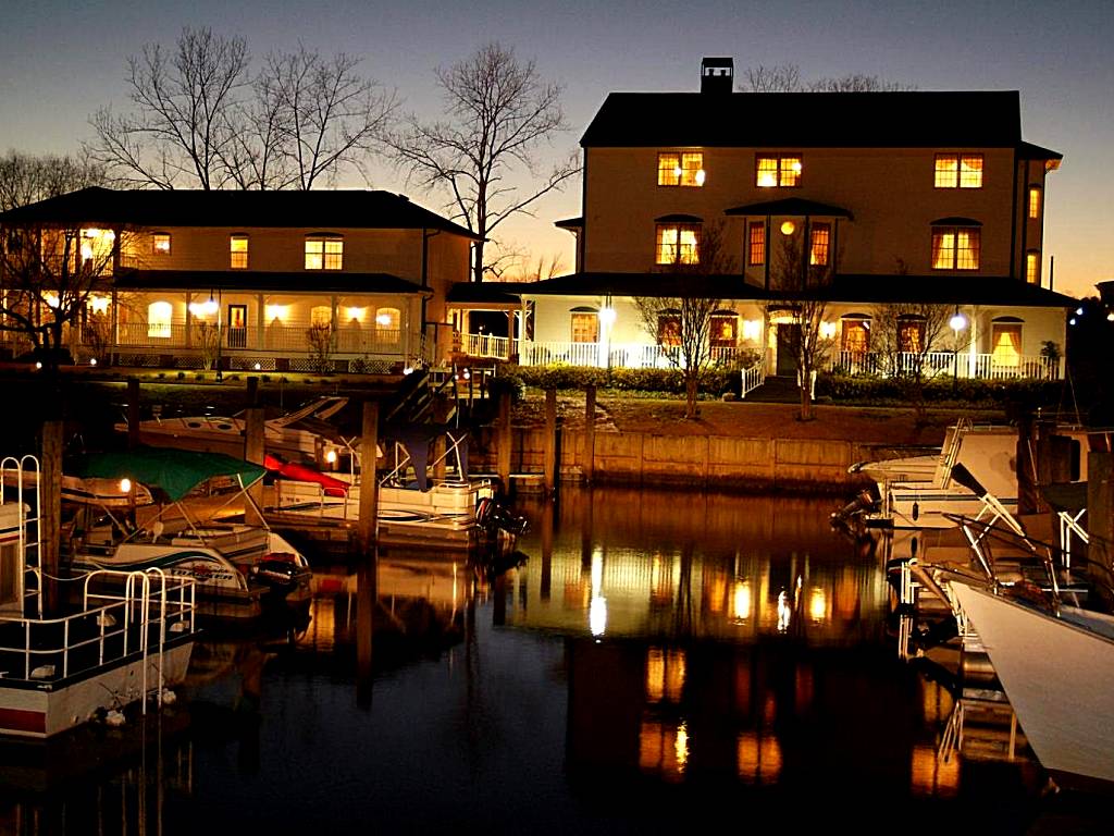 The Cypress Inn (Conway)
