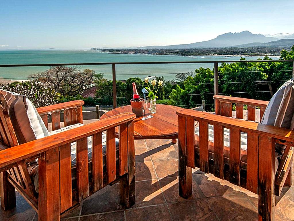 18 On Kloof Guest House (Gordonʼs Bay)