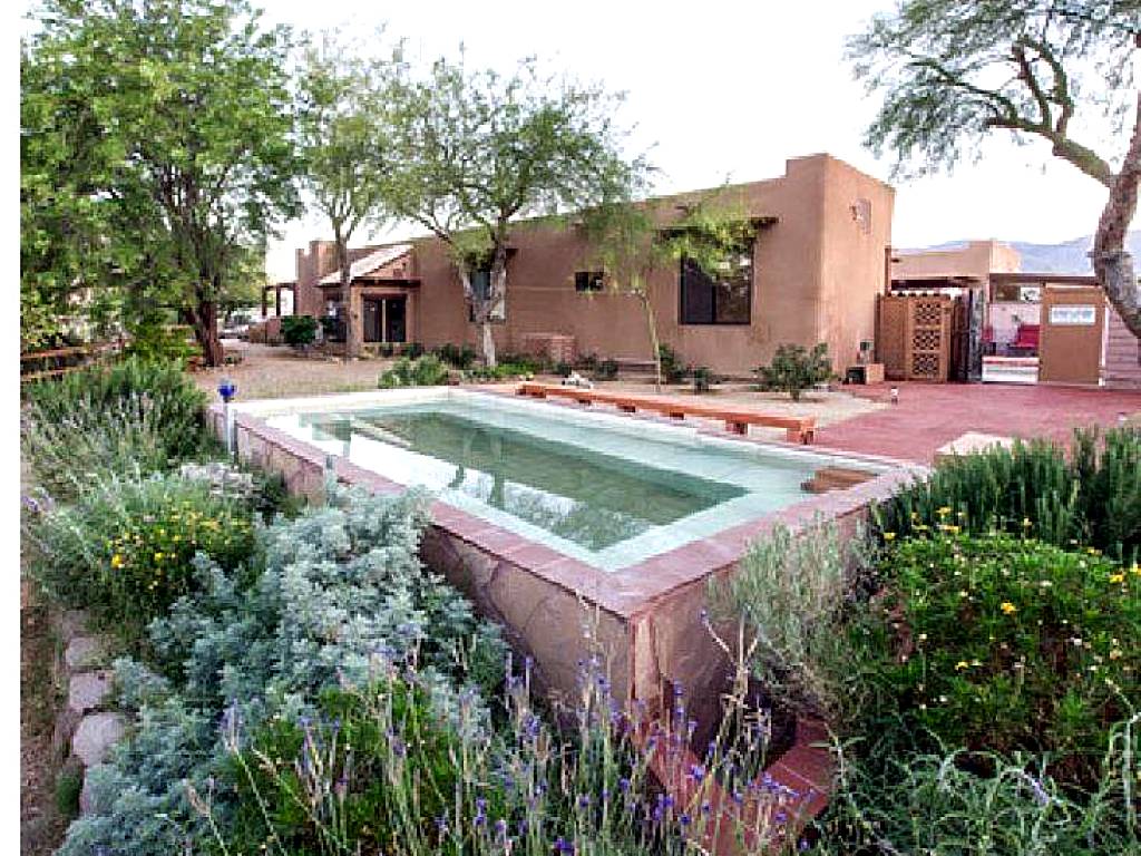 Turtle Back Mesa Bed and Breakfast (Indio)