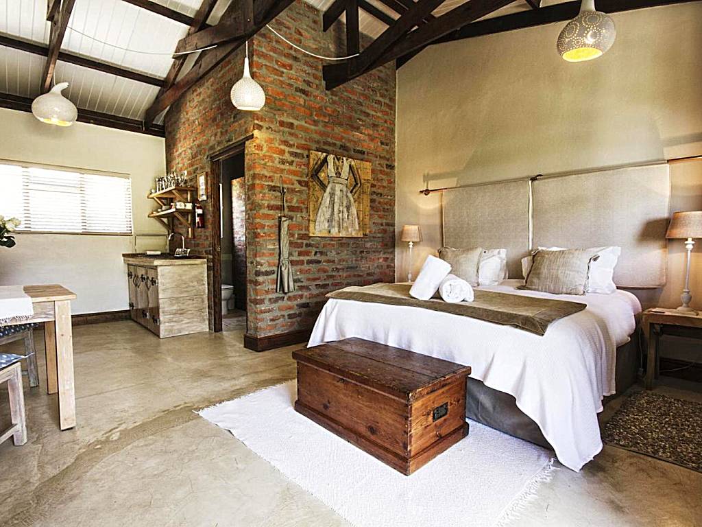 A Hilltop Country Retreat