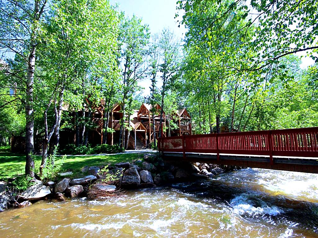 Streamside on Fall River (Estes Park)