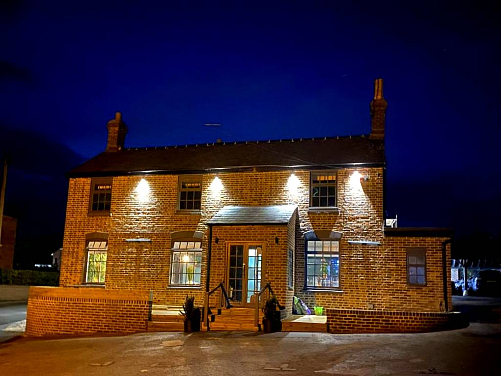 The Cherry Tree (Kingston Blount)