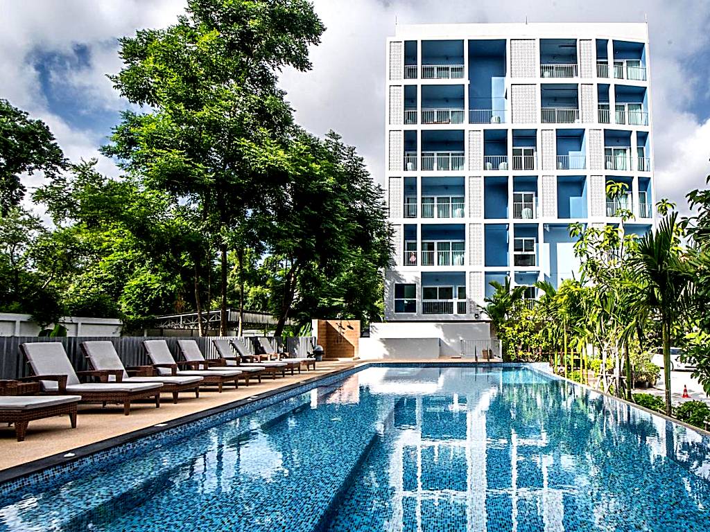 DeeProm Pattaya Hotel