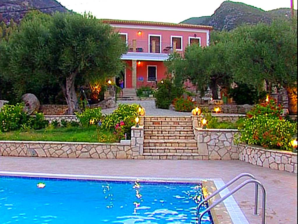 Anatoli Labreon (Agia Marina)