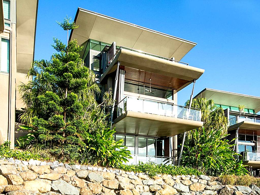 Yacht Club Villa