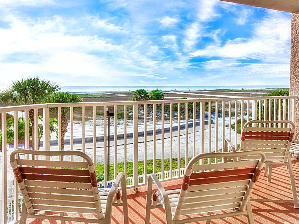 Surf Beach Resort by Sunsational Beach Rentals (St Pete Beach)