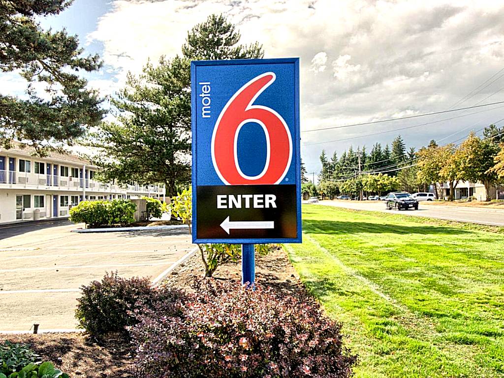 Motel 6-Everett