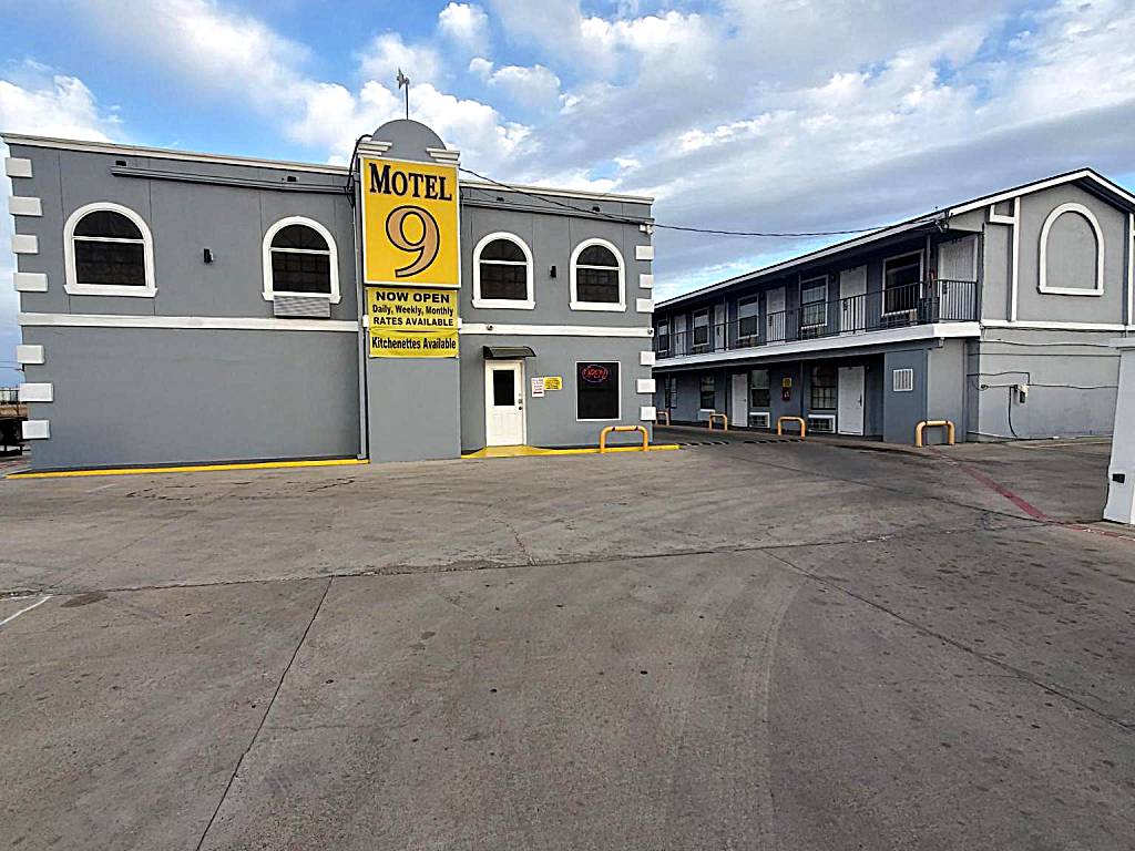 Motel 9