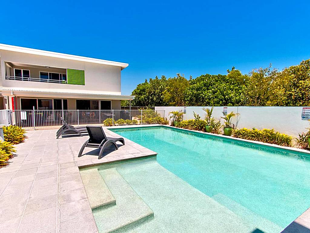 Mackay Oceanside Central Hotel
