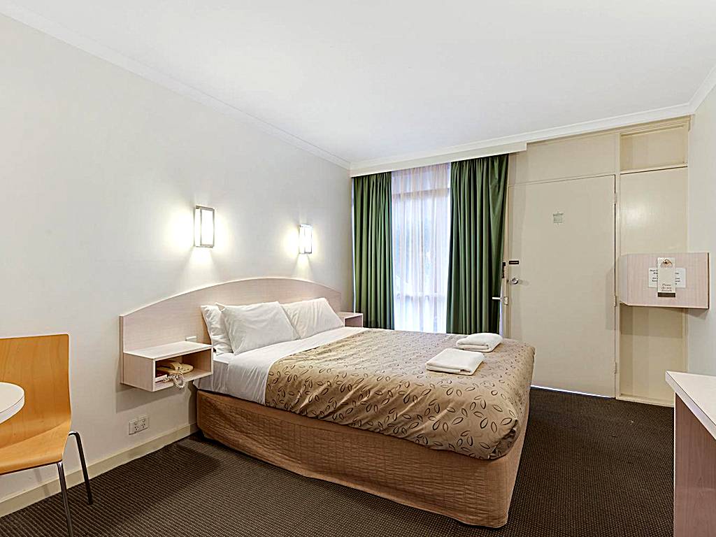 Alexander Motor Inn