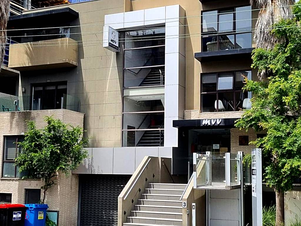MVV Motel & Comfy Kew Apartments