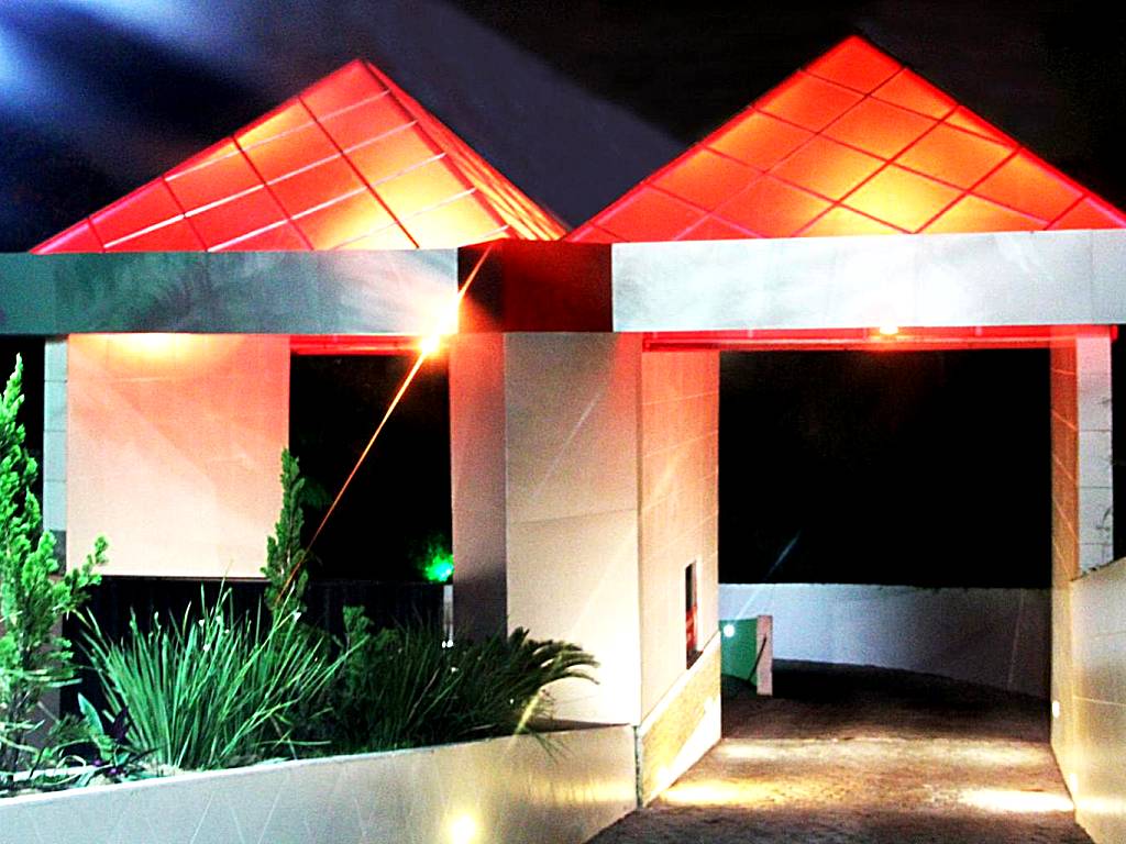DOM Suites motel