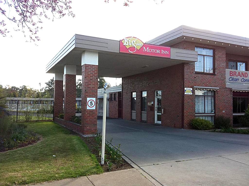 Big Valley Lakeside Paradise Motor Inn