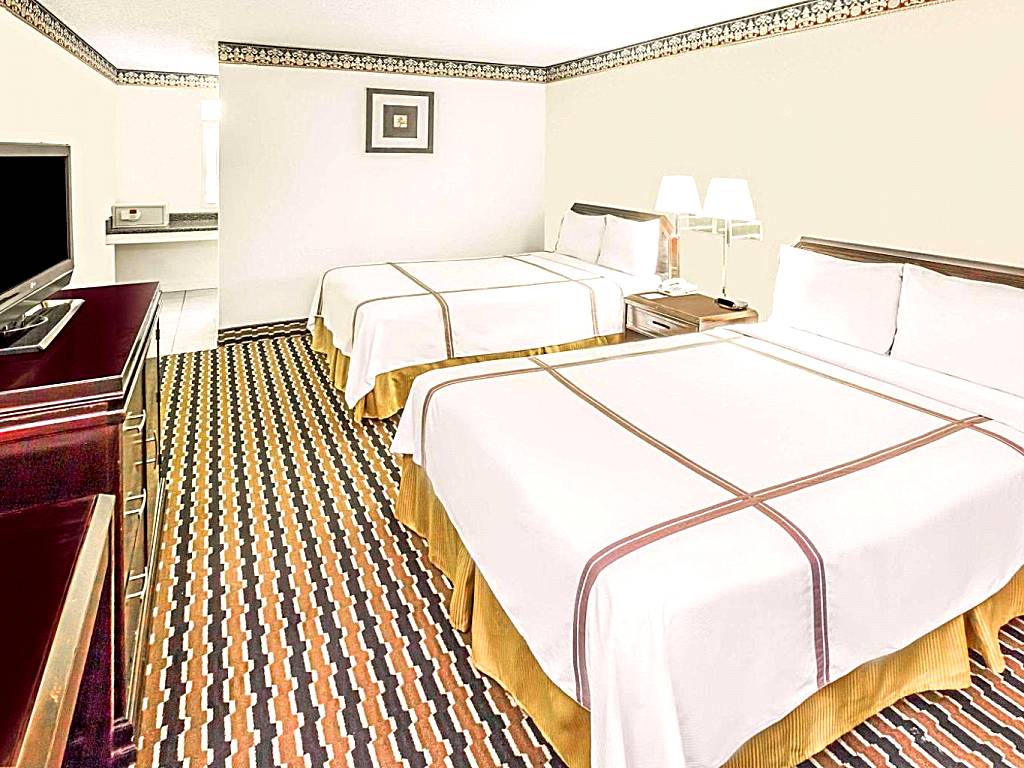 Travelodge by Wyndham Shreveport LA