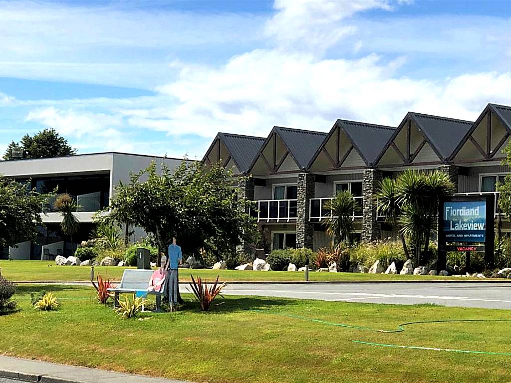 Fiordland Lakeview Motel and Apartments