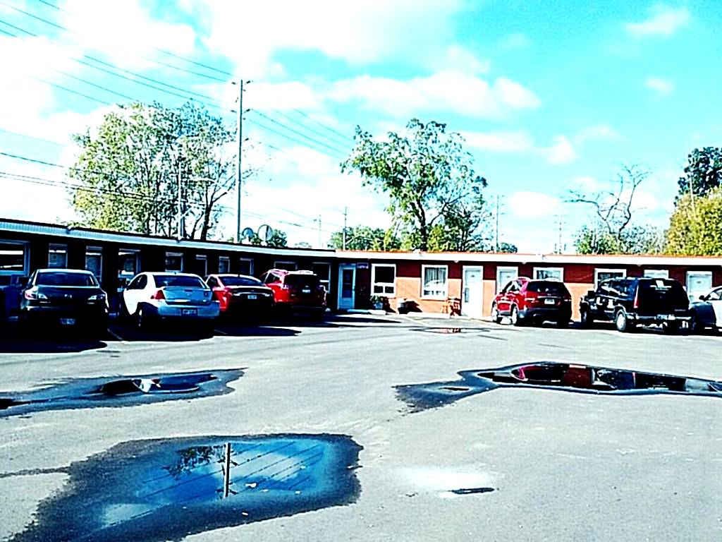 Leisure Motel