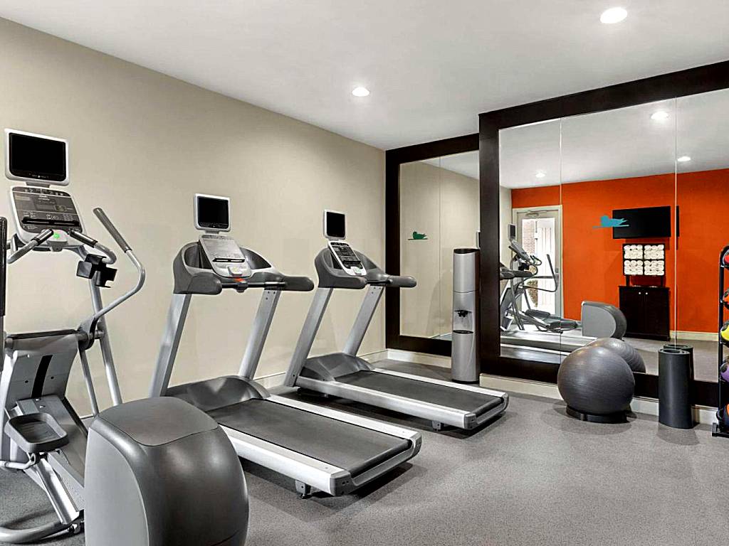 Homewood Suites Dallas-Addison