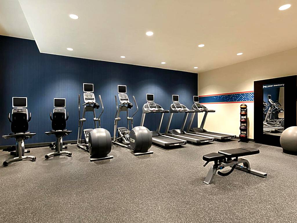 Hampton Inn New York - LaGuardia Airport