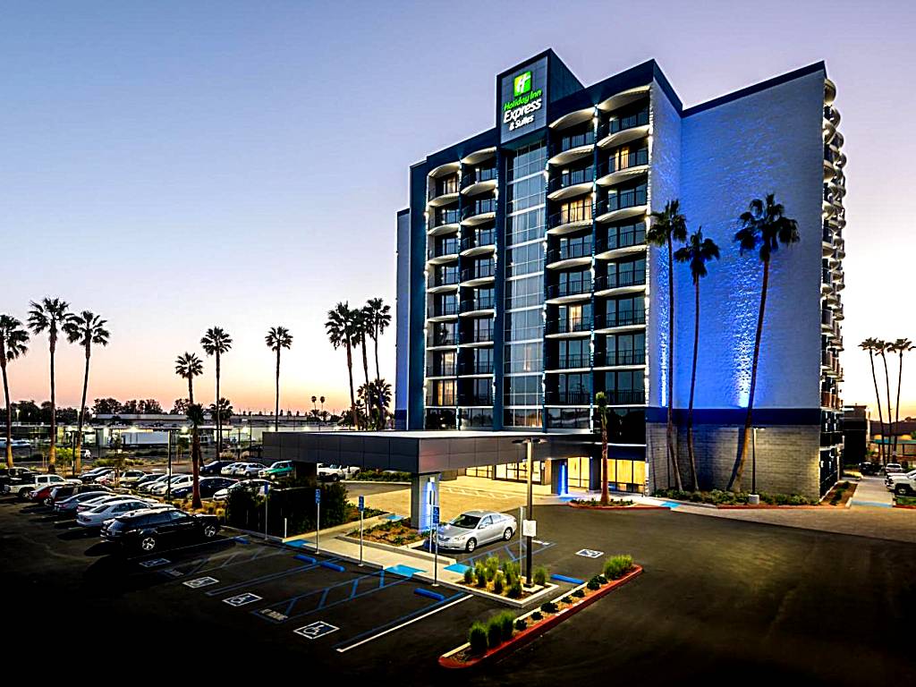 Holiday Inn Express & Suites Santa Ana - Orange County