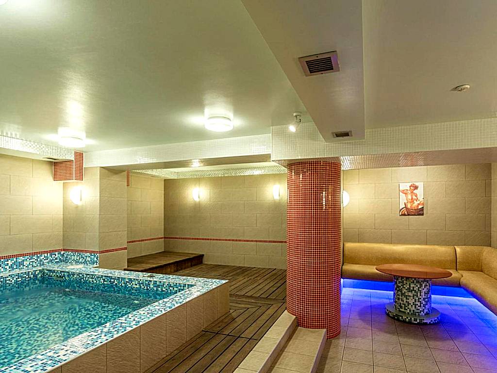 Road Star Hotel