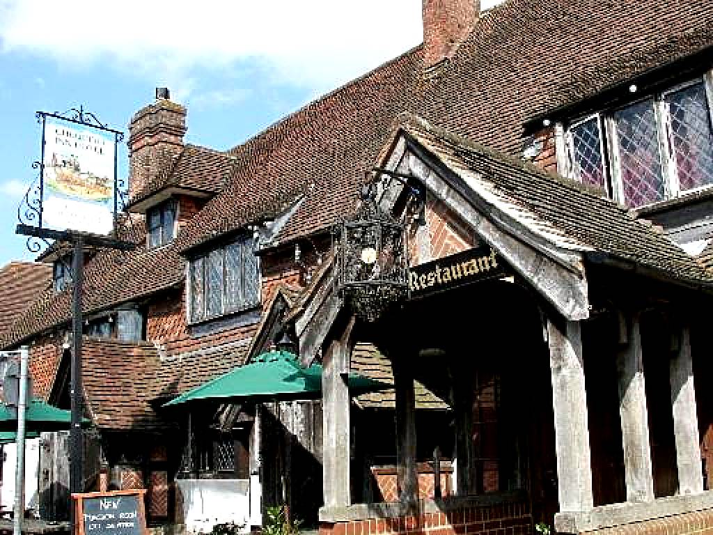 Chequers Inn Hotel (Forest Row)