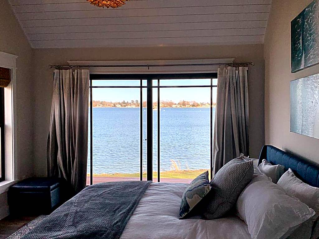 Harbor View Landing (Mystic)