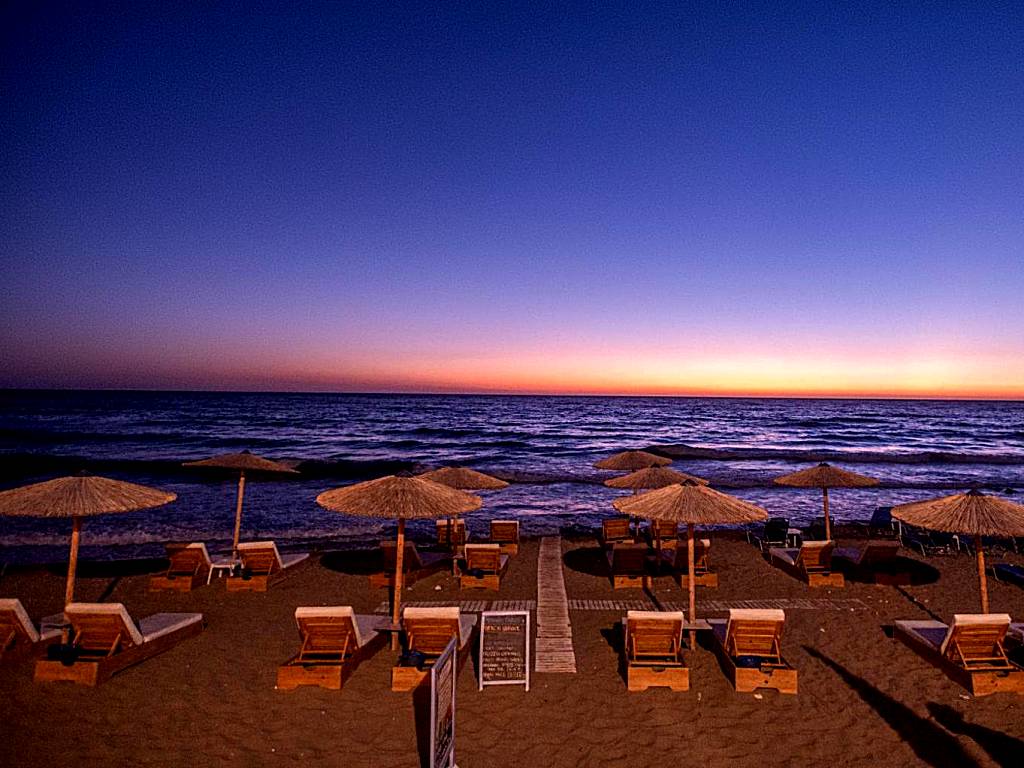Romantic Palace Beach Apartments (Agios Gordios)