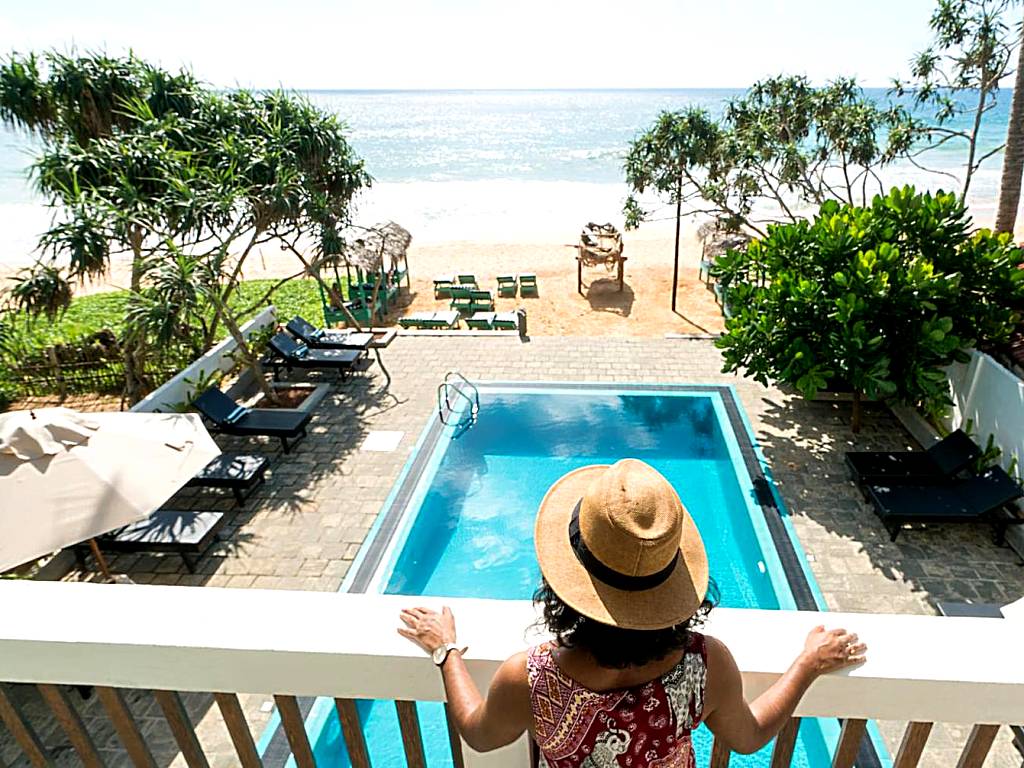 At Ease Beach Hotel