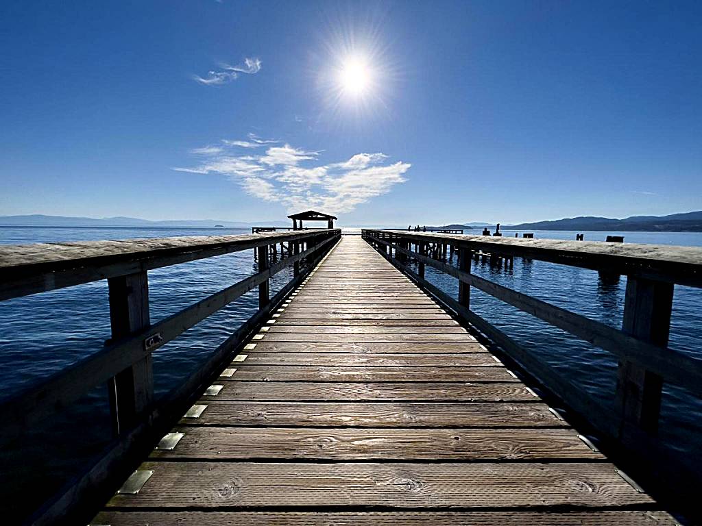 The Oceanside (Sechelt)