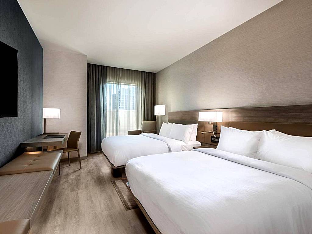AC Hotel by Marriott Charlotte City Center: Guest room, 2 Queen, Balcony