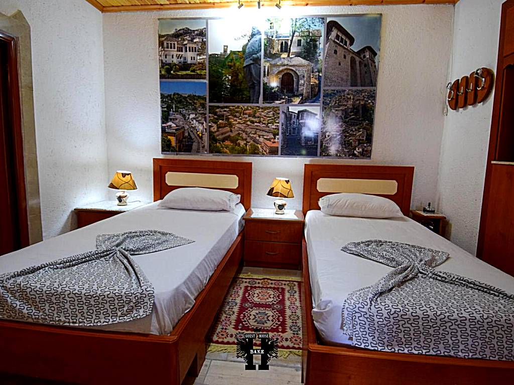 Guest House Bake: Triple Room with Bathroom