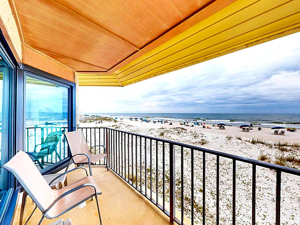 Gulfside Townhomes #40: Two Bedroom Apartment