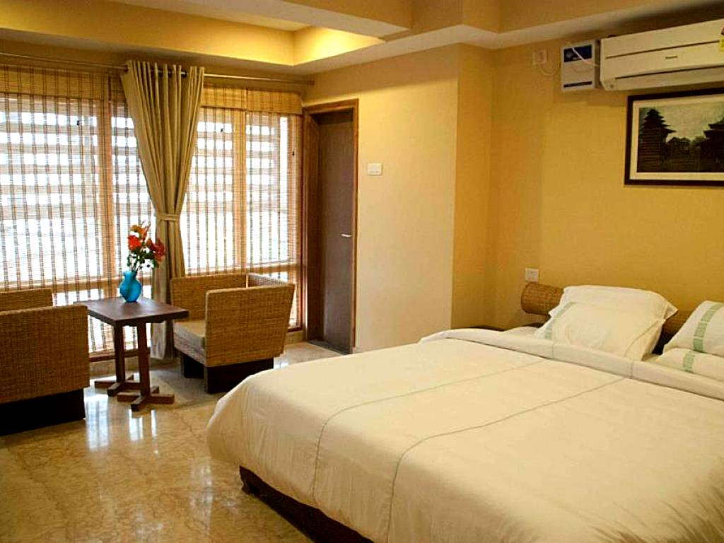 Hotel Rains Inn: Queen Room