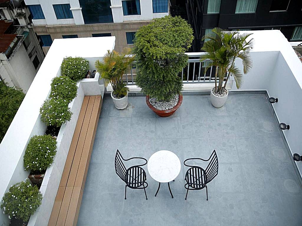 White Lotus Saigon Hotel: Suite with Terrace