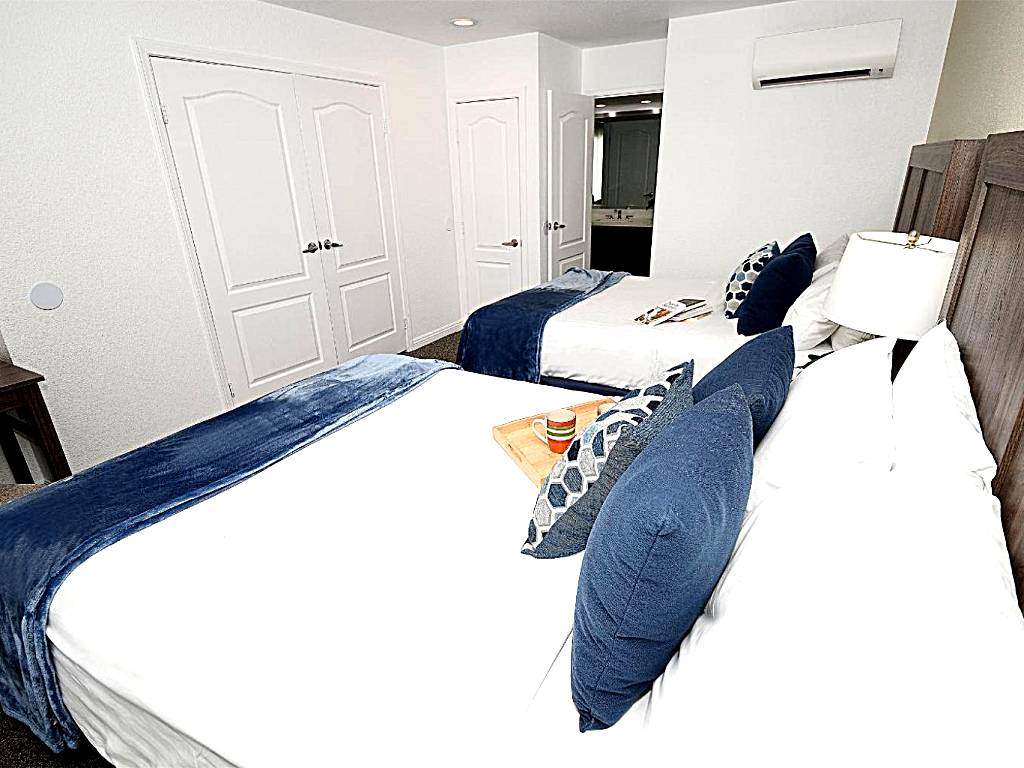 Serene Vegas Boutique Hotel Las Vegas: RQQSV SUPERIOR SUITE 2 QUEEN BEDS AND COURTYARD VIEW